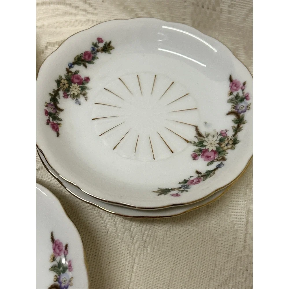 Vintage FAO Schwartz‎ Lot of 6 Children Size PLATES ONLY And Pitcher Display